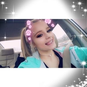 Meet your Posher, Hailey